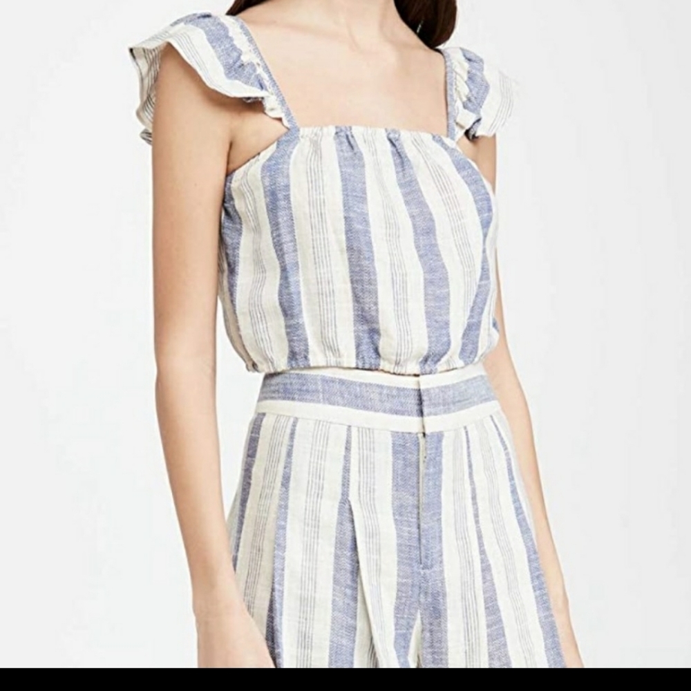 Alice + Olivia celestia flutter sleeve crop top. L